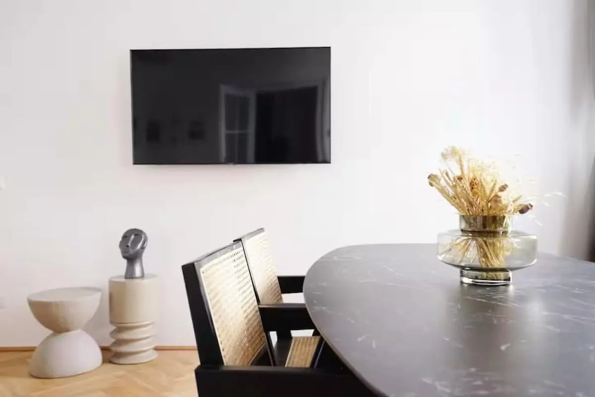 Apartment 8 Minutes To Inner City I 5 Min Walk To Metro I Wifi Vienna