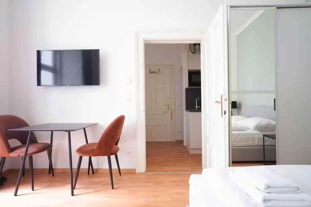 8 Minutes To Inner City I 5 Min Walk To Metro I Wifi Vienna