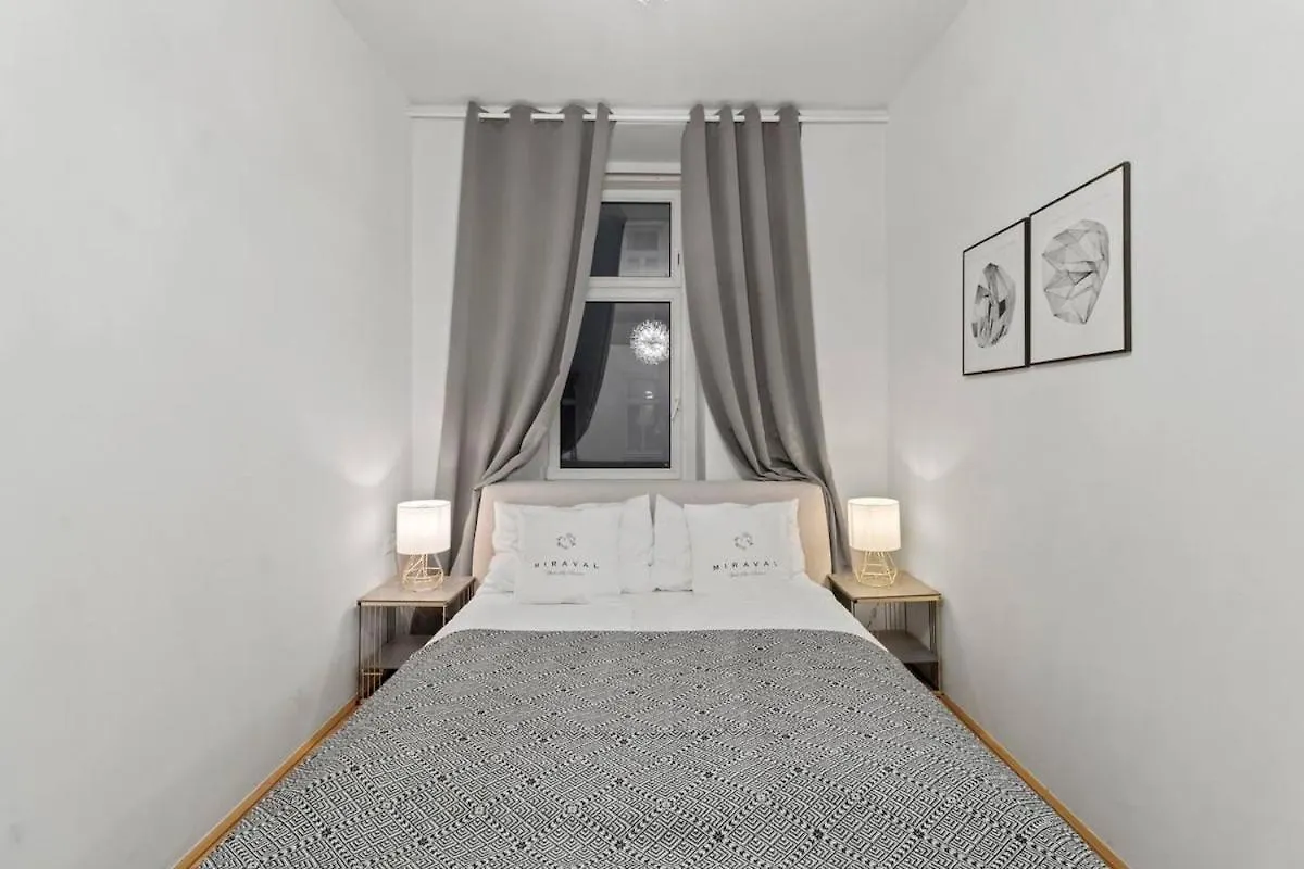 Apartment 8 Minutes To Inner City I 5 Min Walk To Metro I Wifi Vienna