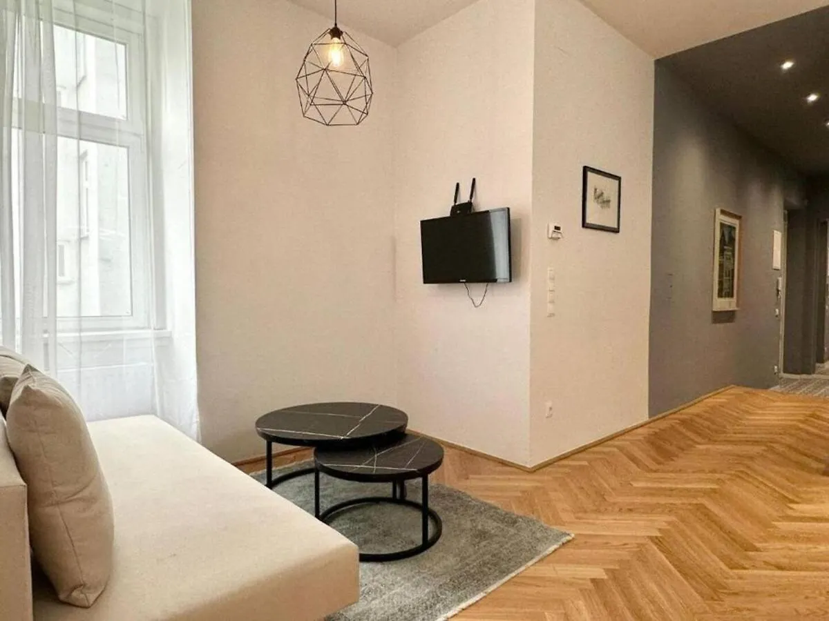 8 Minutes To Inner City I 5 Min Walk To Metro I Wifi Vienna Austria